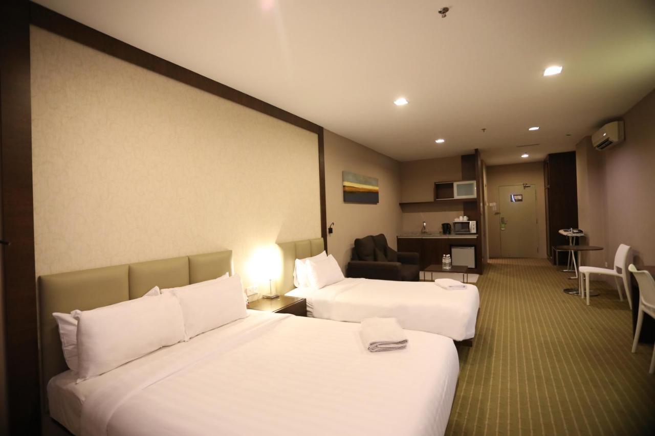 Tan’Yaa Hotel Cyberjaya Bagian luar foto