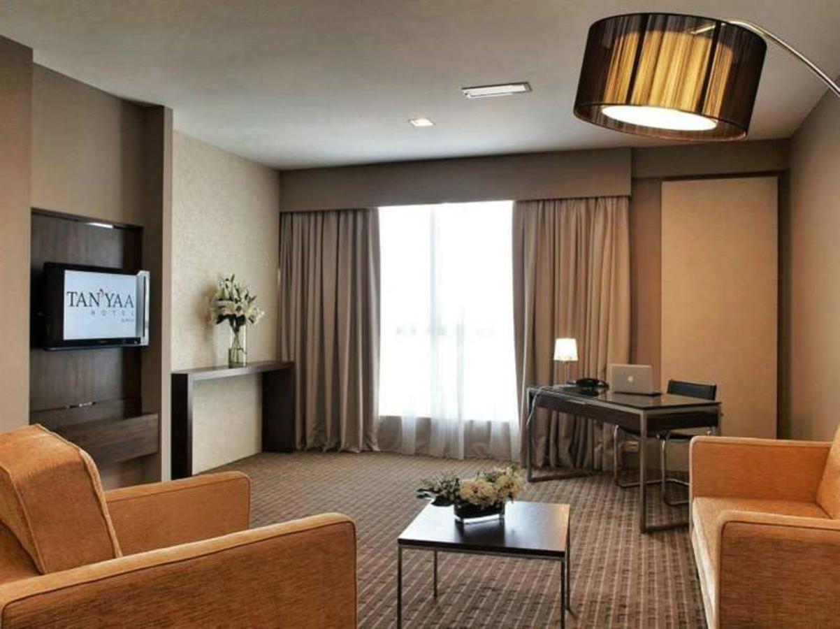 Tan’Yaa Hotel Cyberjaya Bagian luar foto