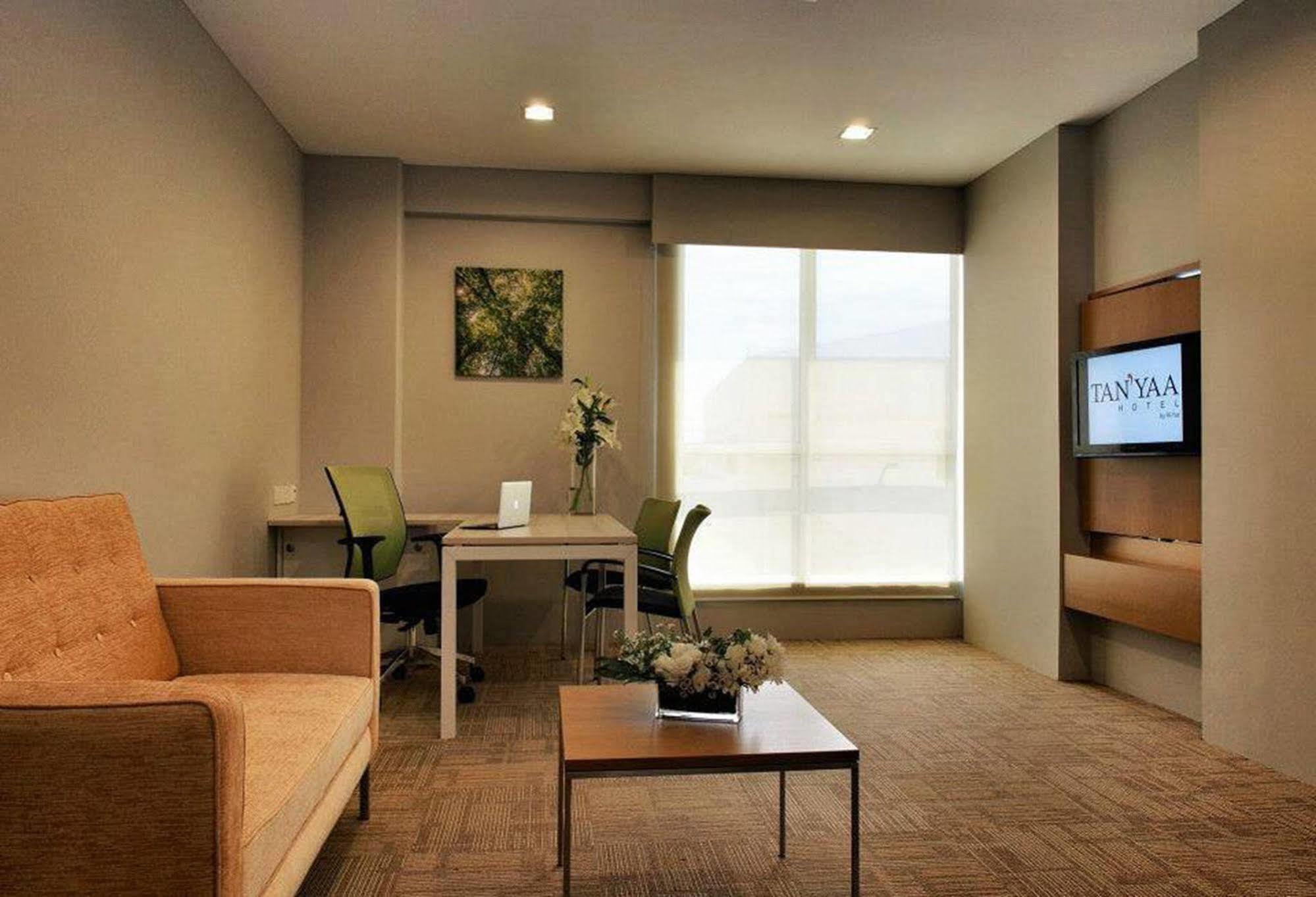 Tan’Yaa Hotel Cyberjaya Bagian luar foto