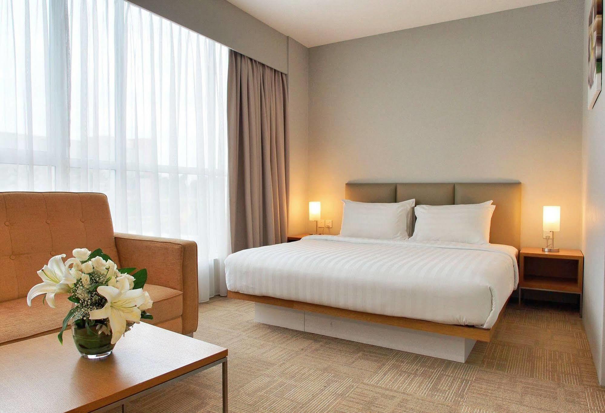 Tan’Yaa Hotel Cyberjaya Bagian luar foto